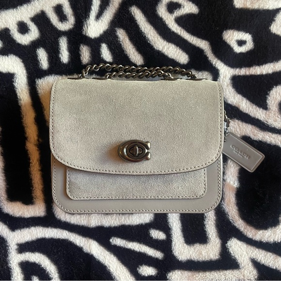 Coach Madison Shoulder Bag 16
Condition: 9/10 - Picture 1 of 8